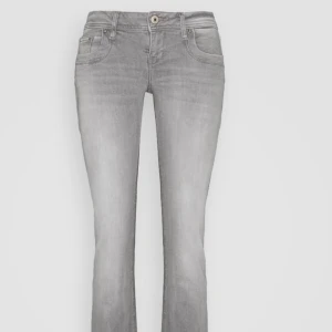 Ltb Jeans - Intressekoll på mina as snygga gråa ltb jeans💕hör av er för fler bilder eller om ni är intresserade 🩷