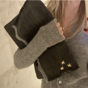 Datorfodral  - Snyggt datorfodral köpt av ett uf företag. Inte så använt💕 kolla sista bilden för bättre syn på storlek (har inga mått)