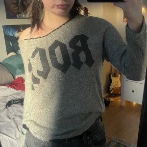 tröja  - supermysig tröja köpt i italien men aldrig använt <3 vet inte märket 
