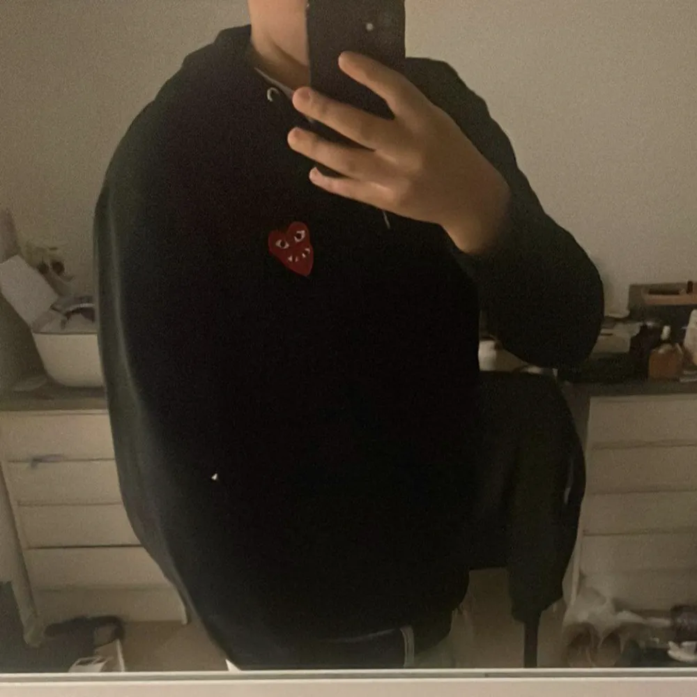 Nästan helt ny använd några få gånger  Storlek s  . Hoodies.