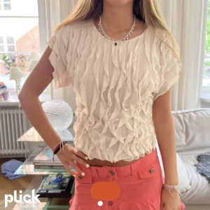 Topp!!💛💛 - Urgullig topp som är köpt här på Plick men tyvärr inte kommit till användning! Pris kan diskuteras 
