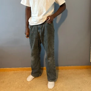 Carhatt padded jeans - Carhartt Padded Relaxed Jeans - 36/30  Waist:47cm Outseam: 102cm Leg-opening:23cm   Feel free to ask any questions  Price is negotiable but please be resonable 