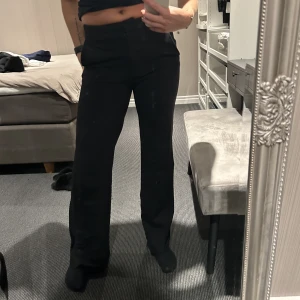 Kostymbyxor  - Superfina och skända kostymbyxor i nästan helt oanvändbart skick! 