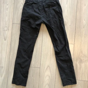 Dressman kostymbyxor/chinos - Tjena tjena! Säljer mina snygga kostymbyxor/chinos från Dressman då de nu är för små😎 Kontakta mig gärna vid frågor och funderingar!