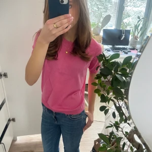 Rosa stickad tröja  - Jättefin rosa stickad tröja! Priset kan diskuteras! (Aldrig använd)