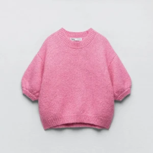 Stickad tröja  - Rosa stickad T-shirt från zara i storlek s❤️