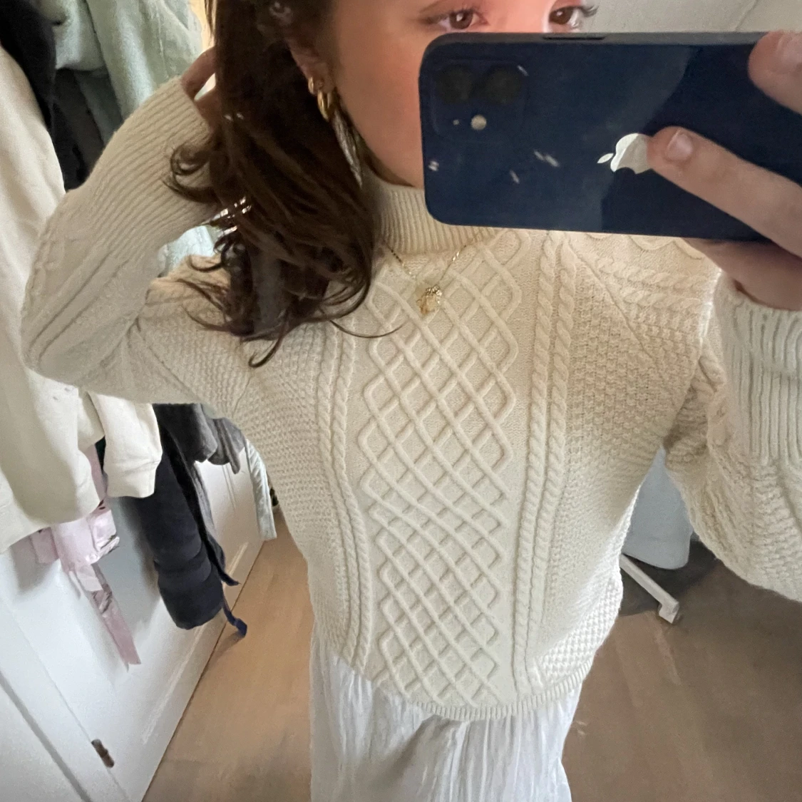 Offwhite stickad tröja  - 91