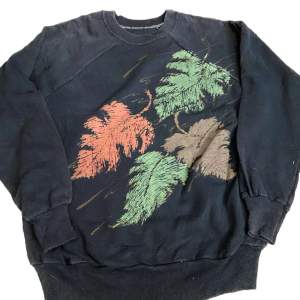 ✅ Vintage Sweatshirt                                                            ✅ Size: Small                                                                                           ✅ Condition: 10/10 