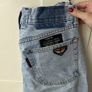 Vintage jeans - Ingen aning för märke köpte de för ett tag sen på second hand för ca 400kr 