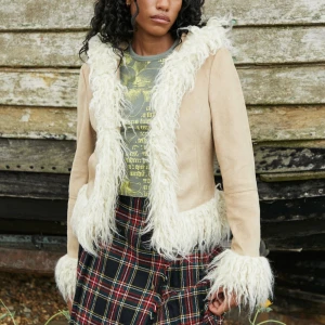 Vintage jacka - Jätte fin vår/höst jacka men råka få hem en för mycket haha❤️   Från Urban outfitters, slutsåld. Jag är 167 cm