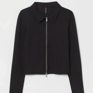 Ribbad tröja - Storlek S, nyskick 