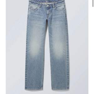 Fina jeans från weekday. Inte min typ av jeans så säljer dom. Nästan oanvända.🤩