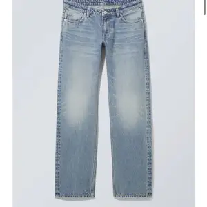 Fina jeans från weekday. Inte min typ av jeans så säljer dom. Nästan oanvända.🤩