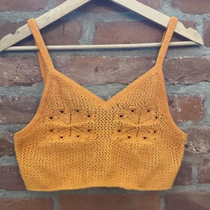 Topp - Orange topp, skön och i bra skick. 