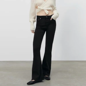 Black high waist skinny flare jeans Zara - Black high waist skinny flare jeans from Zara in size 36✨ New with tags, stretchy with elastane. Sold out and no longer available on the Zara’s website. 