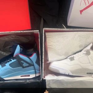 Jordan 4 Travis scott unc  - Jordan4 Travis  Storlek 43 Använda men i bra skick  Pris kan diskuteras  