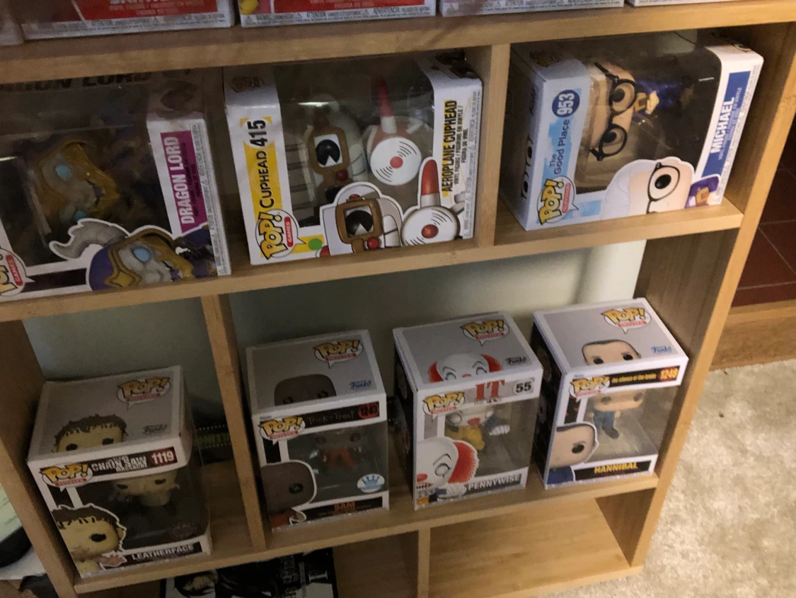 26 Funko pop - 90