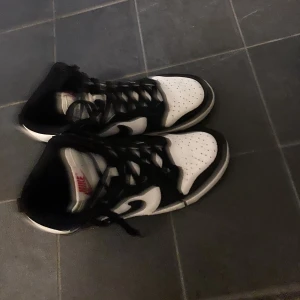 Jordan panda dunk - Säljer mina jordans då de inte kommer till användning. Har varit använda i ungefär 4 månader. Pris kan diskuteras vid snabb affär🩷