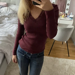 Spets tröja från zalando❤️ - Säljer denna jätte fina tröja från zalando, fint skick då den inte är använd så mycket❤️