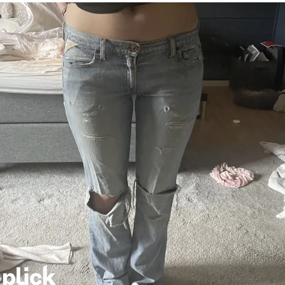 As snygga håliga jeans som inte går att få tag på mer. Jeans & Byxor.
