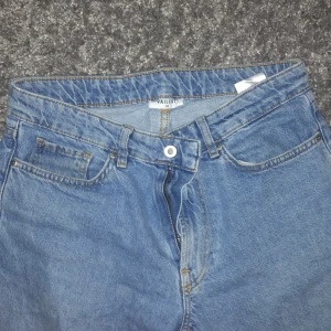 Vailent jeans baggy - Baggy Vailent jeans ljus blå, strl XS och de passar strl S