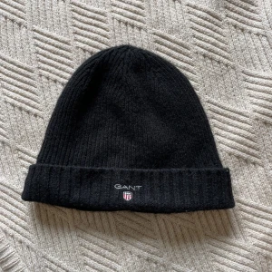 Gant mössa - Perfekt mössa från Gant nu till vintern. Skriv om du vill se fler bilder!