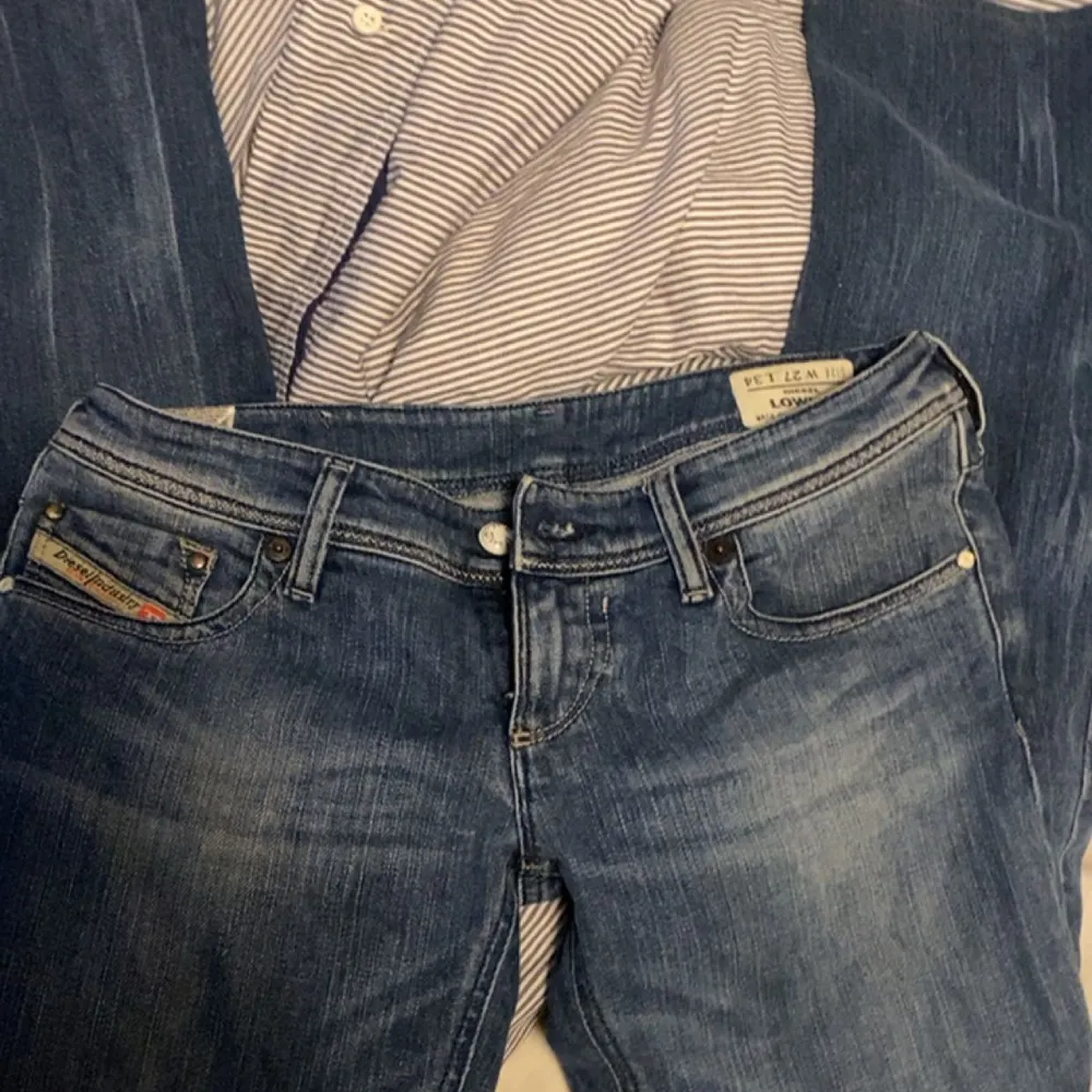 Gammla Disel jeans, bra skick och inga defekter. Storlek 27 och skinny.. Jeans & Byxor.