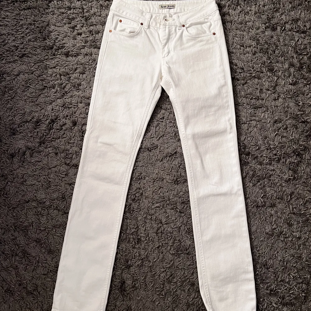 Vita acne jeans. Jeans & Byxor.