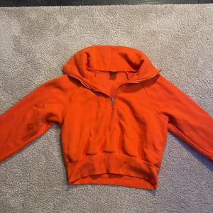 Halv zip hoodie  - Nästan aldrig använt inte sönder någon stans 