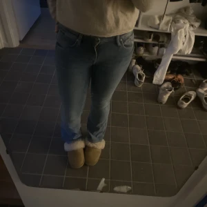 Mavi jeans  - Jeansen är använda typ 2 gånger jätte fint skick ! 