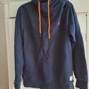 Hoddie  - Jättefin hoddie i bra skick 