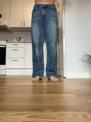 DrDenim Jeans - Dr Denim Jeans  30/32  Skick 6/10 normalt använda  Modell 185cm 