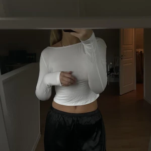 Shein topp  - Vit topp från shein 💞🌸💗aldrig använd 