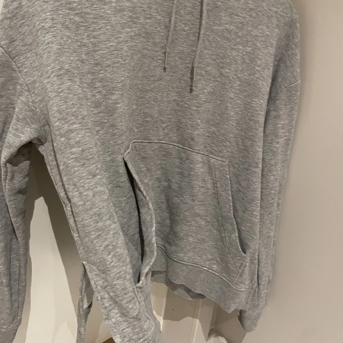 Grå tröja  - 90