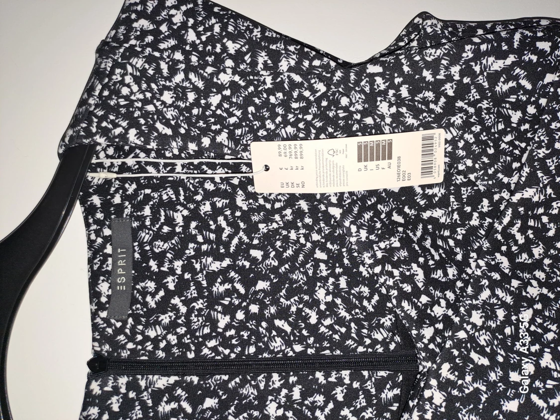ESPRIT OANVÄND HELT NY KLÄNNING  - 90