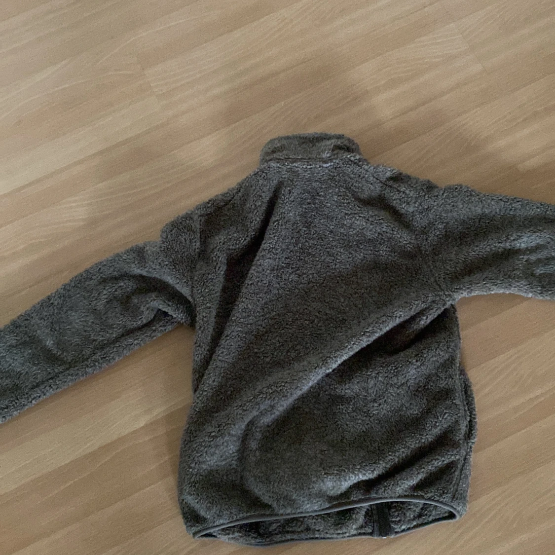 Lurvig Uniqlo tröja - 90