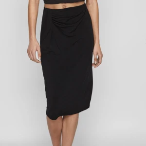 Kjol - Jättefin kjol som är helt ny. Lappen är kvar.