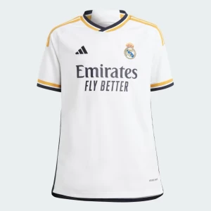 Real Madrid fotbollströjor 23/24  - Säljer alla slags fotbollströjor, helt nya i bästa kvalitet. Finns både nya och äldre modeller.  Eget tryck går även att ordna. Skicka meddelande om vilken tröja du vill ha.  Mvh. 