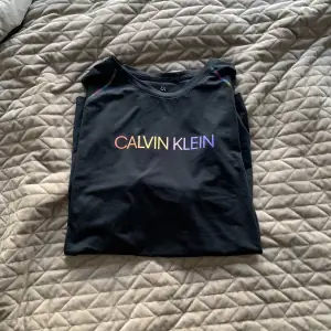 T-shirt från Calvin Klein, använd 1 gång. Använd inte köp nu🍸