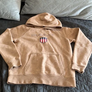 Gant hoddie - Vill bli av med den pga av ej användning 