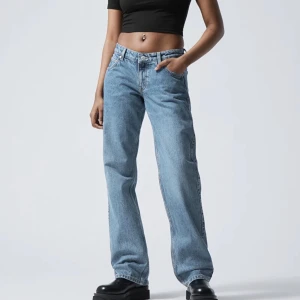Weekday arrow low jeans - Stolek 25, bra skick 🥰