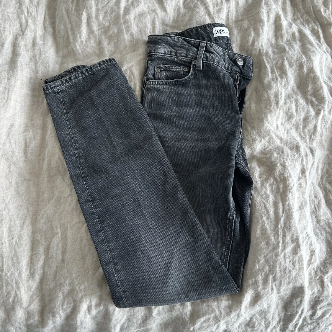 Zara mid waist straight jeans