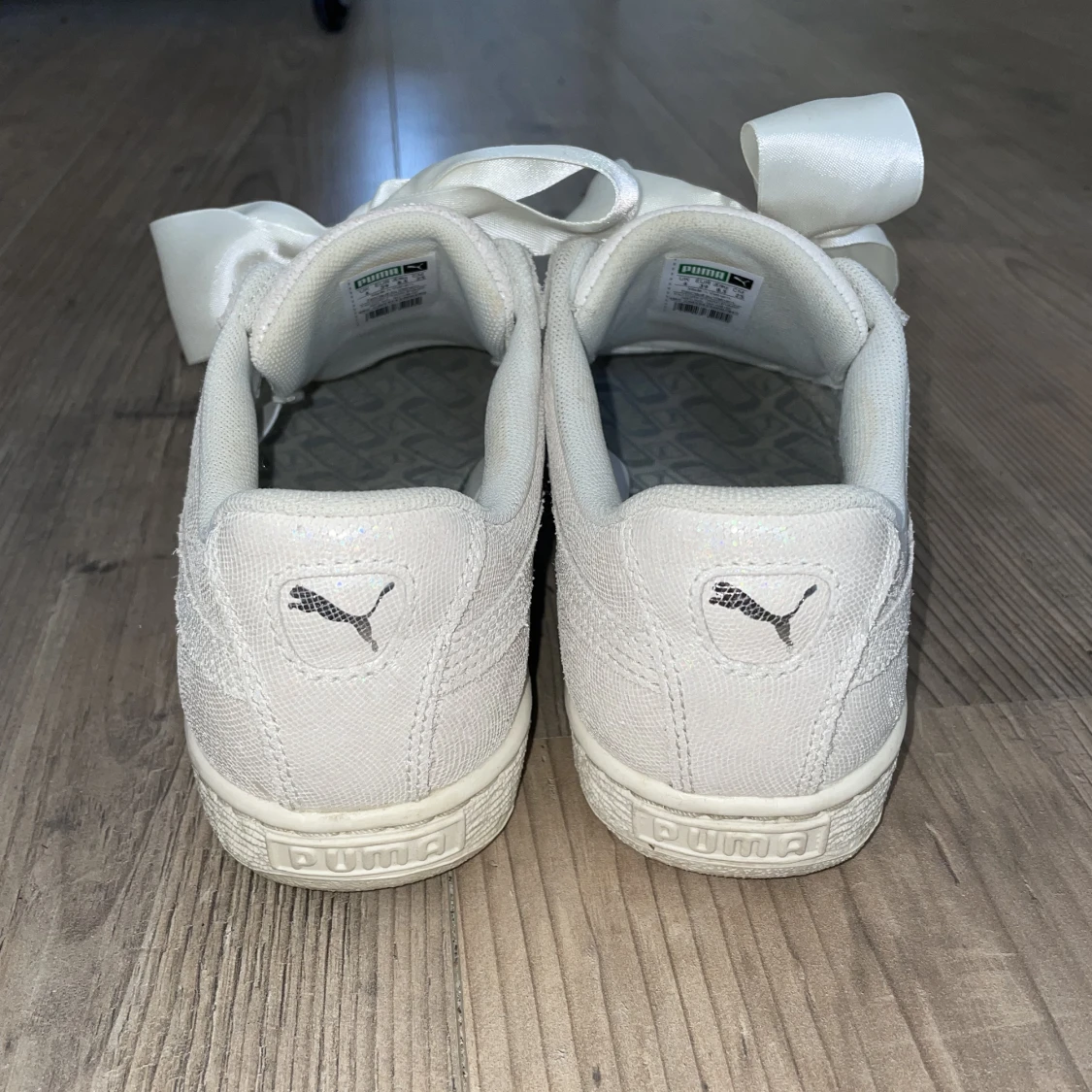 Vita Pumaskor med Silkessnöre - 91