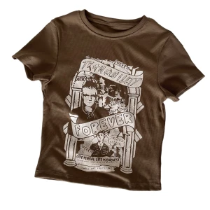 Top - T-shirt i nyskick, inga skador eller fläckar.