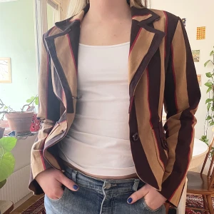 Kavaj-jacka - En tunn kavaj ish, aldrig använt.