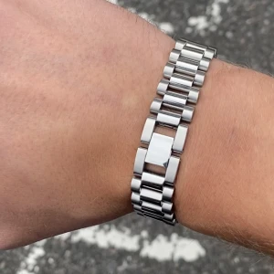 Thick watchbracelet  - Skriv mått på din handled för justering om du vill. Rostfritt stål