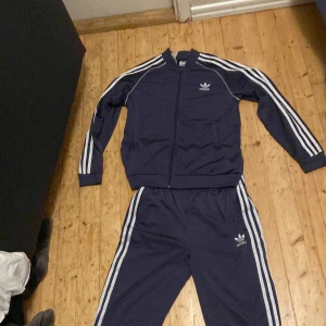 Addidas tracksuit - En addidas tracksuit som inte används längre