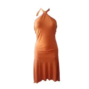 Asymmetrisk kjol med halterneck topp. Säljer en likadan i blå. Kontakta vid intresse <3  