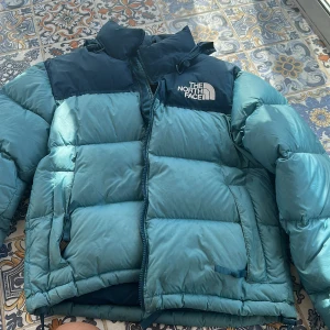 The North face jacka  - Storlek XS I gott skick, ej använt mycket. Pris kan diskuteras 