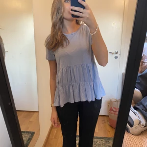 Söt topp från zara - Söt topp från zara i volangmönster 